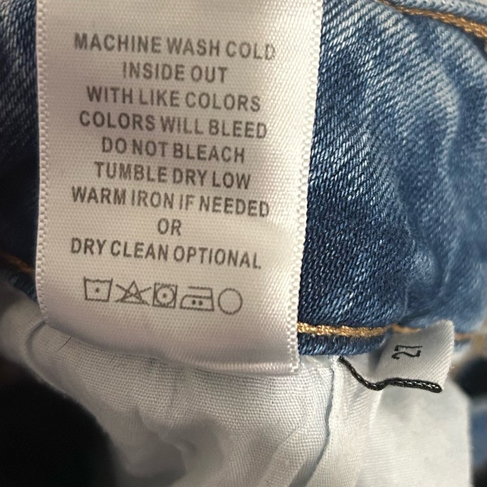 Vervet Trendy Two-Tone Flare Jeans for Women. Size 27 - Picture 8 of 11